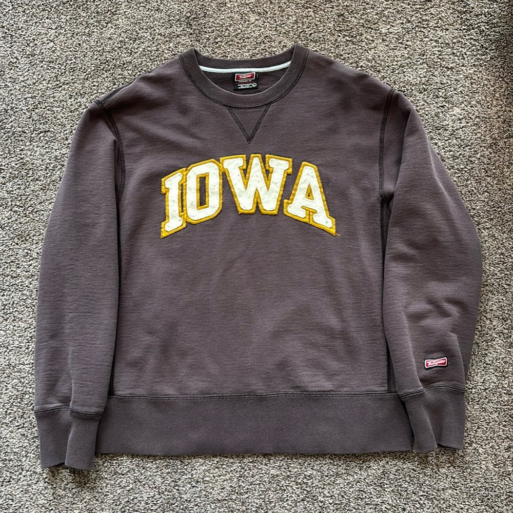 Men’s Tailgate Iowa sweatshirt.